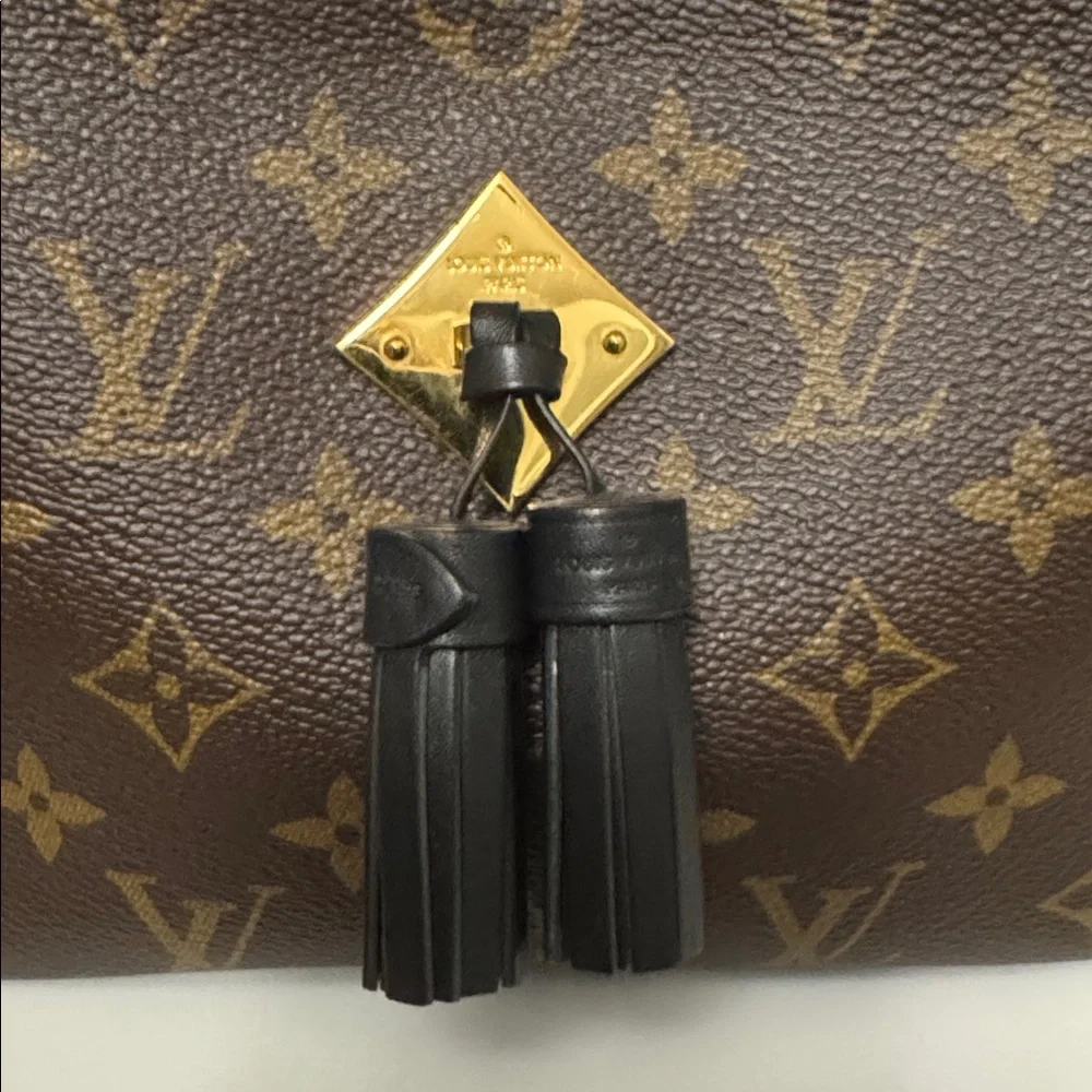 Authentic Louis Vuitton Saintonge Noir Monogram Crossbody Bag
